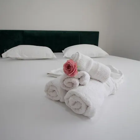 July Seaview Апартаменты
