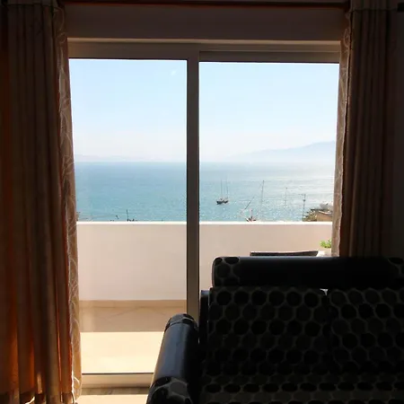 July Seaview Sarandë