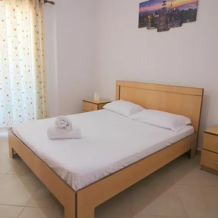July Seaview Apartment