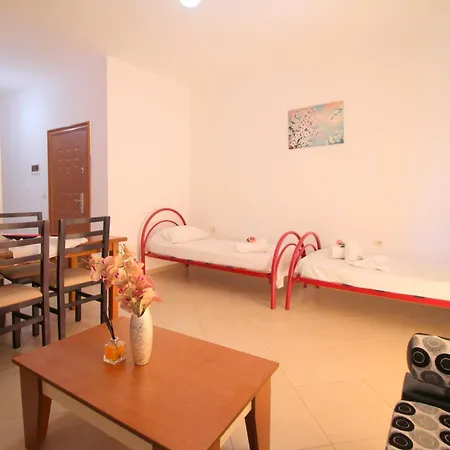 July Seaview Apartment