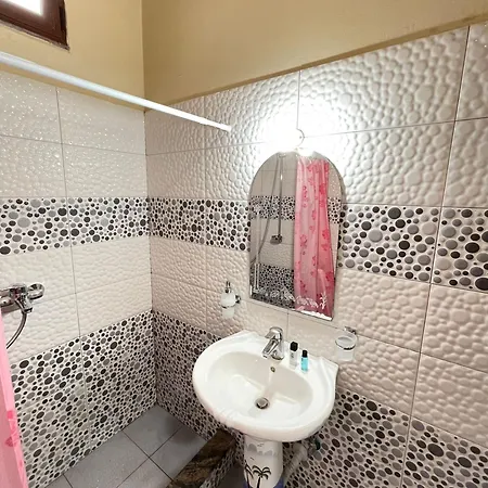 July Seaview Apartment *