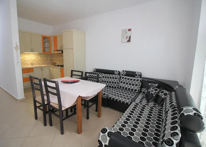 July Seaview Sarandë