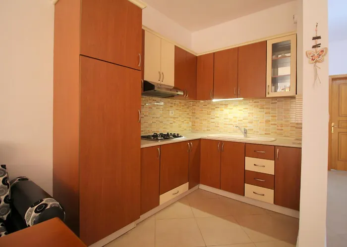July Seaview Apartment Sarande