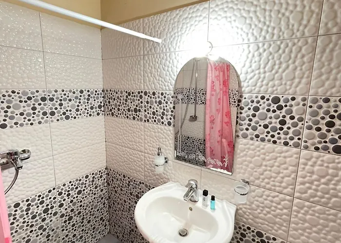 July Seaview Apartment *